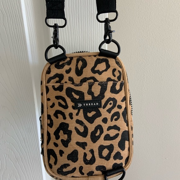 ‼️SOLD‼️ Thread crossbody bag - Picture 4 of 5